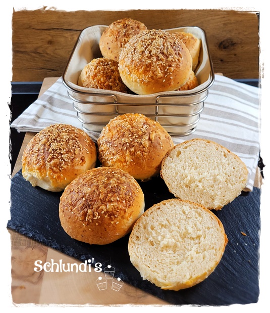 Käse-Sesam-Brötchen