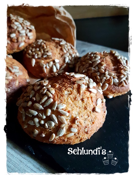 Sonnenblumenbrötchen